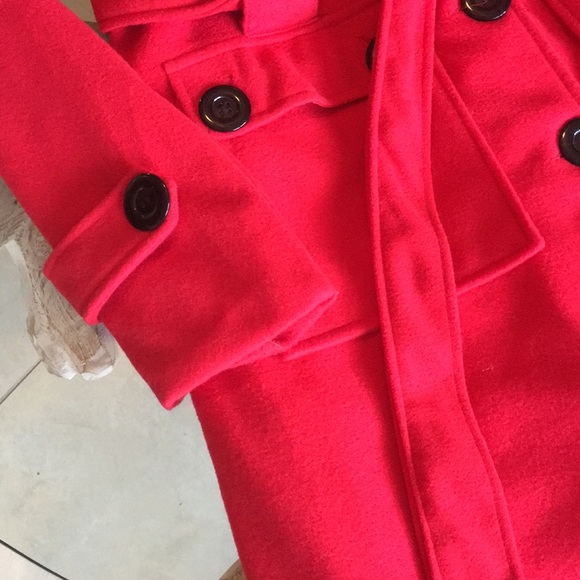Red coat - Picture 5 of 7
